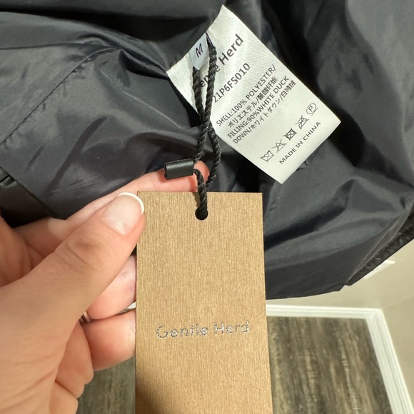 Gentle Herd “Puffy Channel-Quilt Jacket” Black, Size M and Size L - Picture 4 of 7